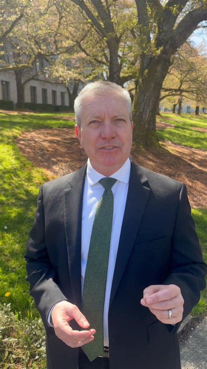 Are there any manufactured items in Illinois?