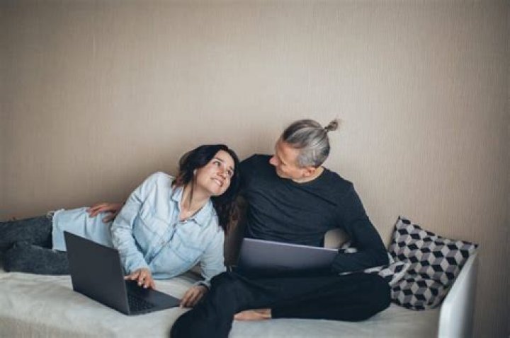 Can a husband and wife own a business together?