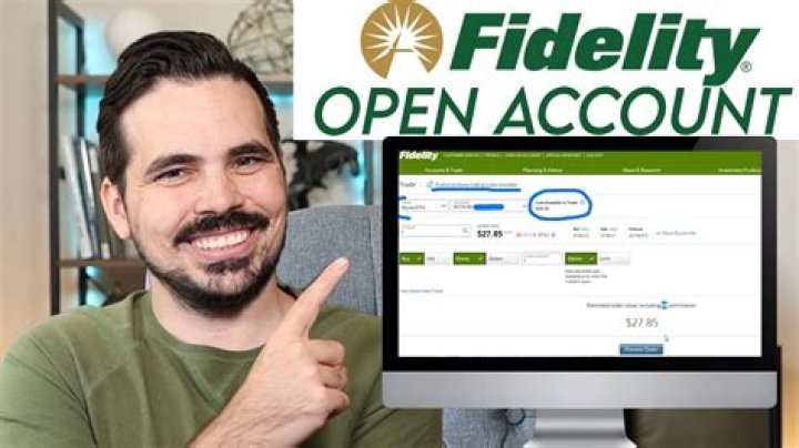 Can a permanent resident open a Fidelity account?