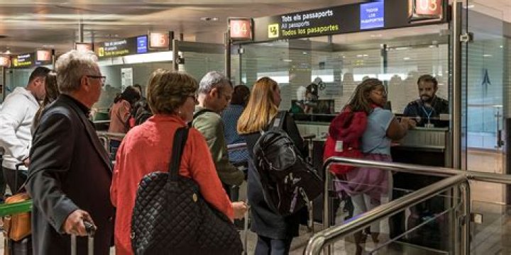 Can British passport holders work in Spain?