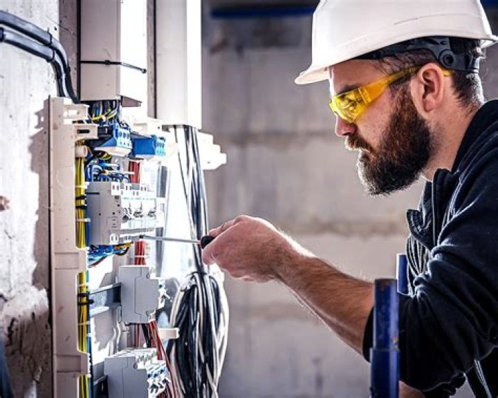 Can electrical engineers be self-employed?