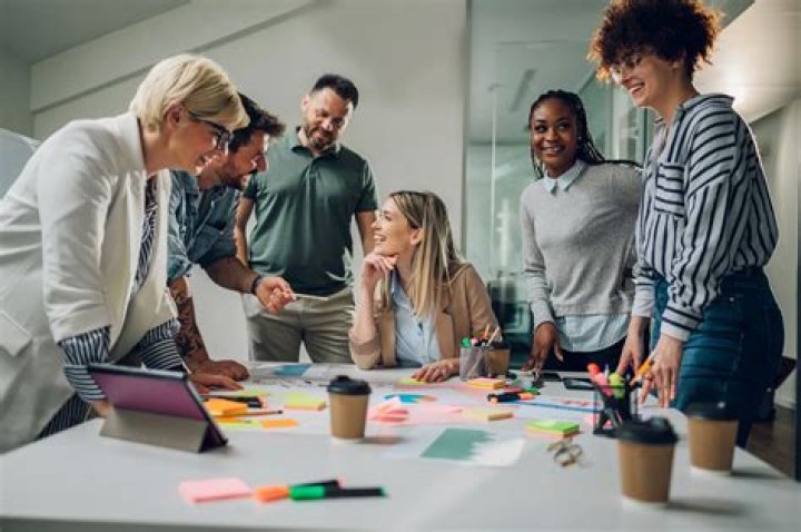 Can friends run a business together?