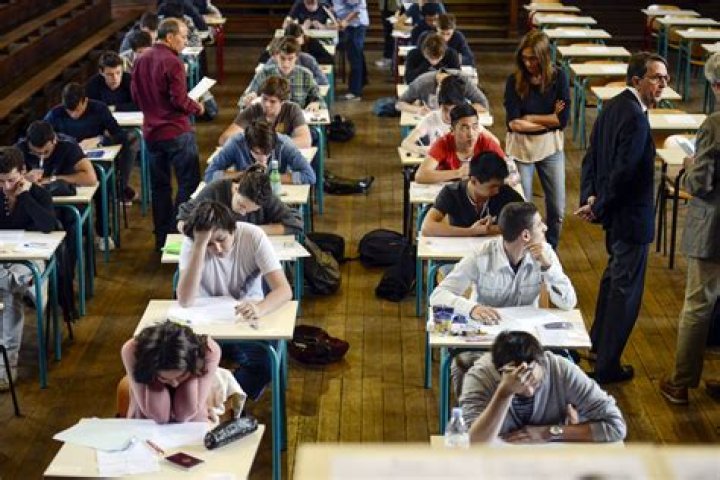 Can I study high school in USA for international student?