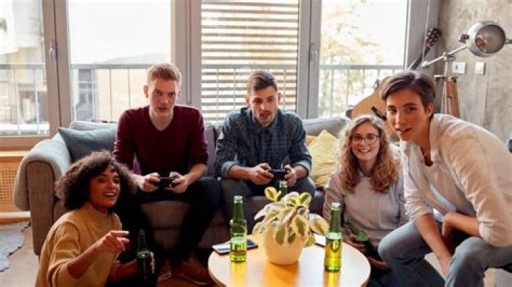 Can someone live with you on HUD?