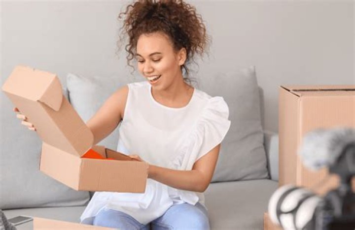 Can two friends buy an apartment?