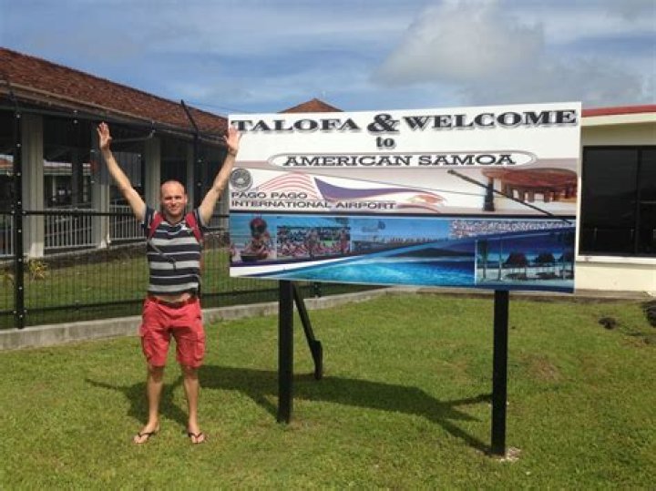 Can US citizens live and work in American Samoa?