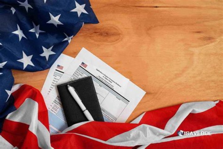 Can US naturalized citizen sponsor family members?