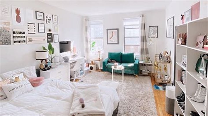 Can you get an apartment with a warrant?