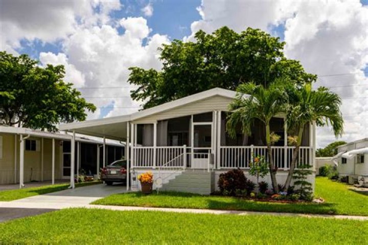 Can you get hurricane insurance on a mobile home in Florida?