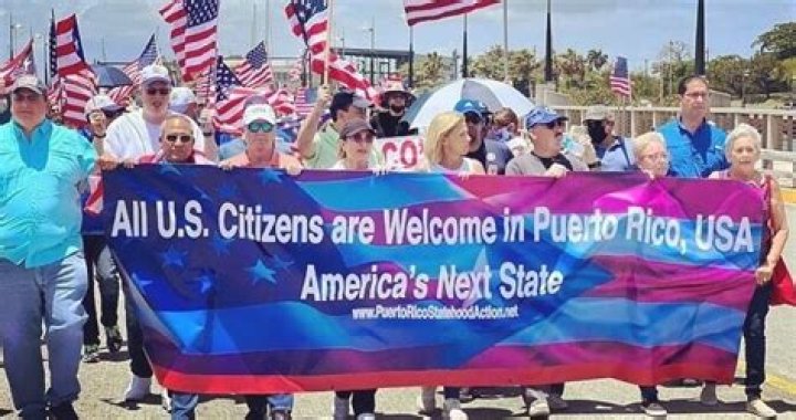 Do citizens of Puerto Rico file US tax returns?