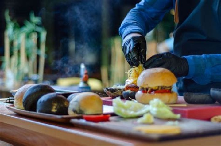 Do pop up restaurants make money?
