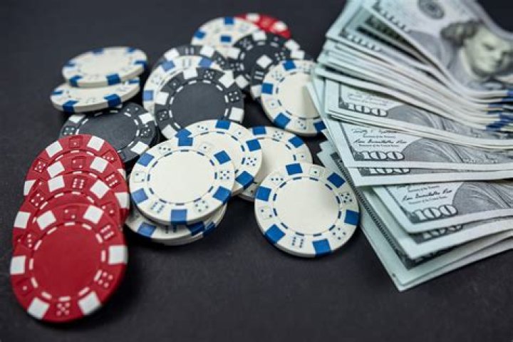 Do you have to report casino winnings as income?