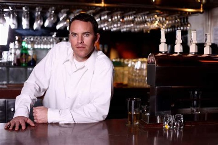 Do you need any qualifications to be a bartender?