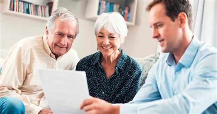 Does a spouse automatically inherit life insurance?