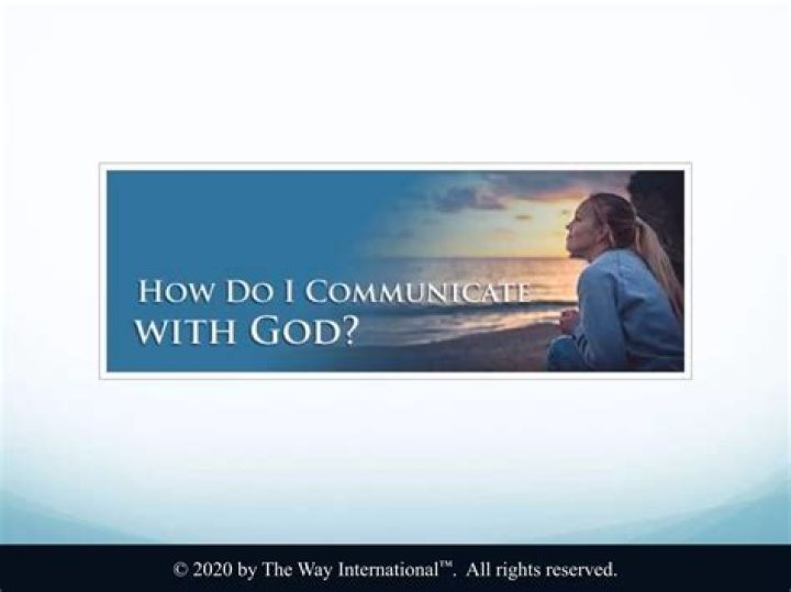 How do I communicate with live chat?