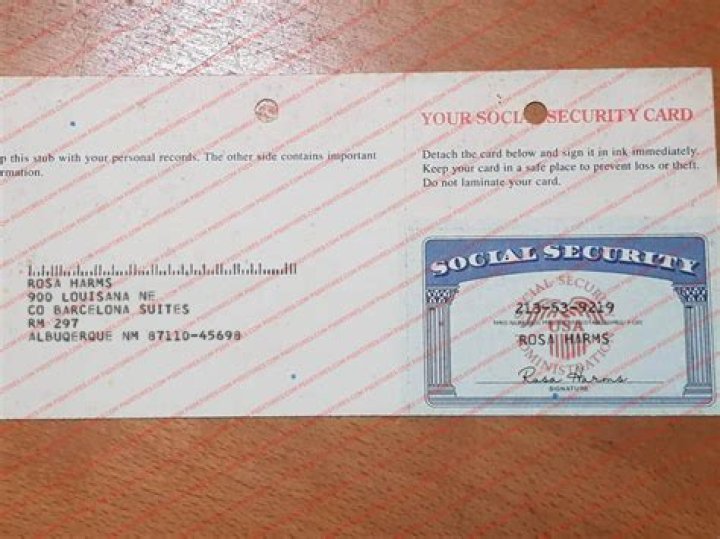 How do I fix a name error on my Social Security card?