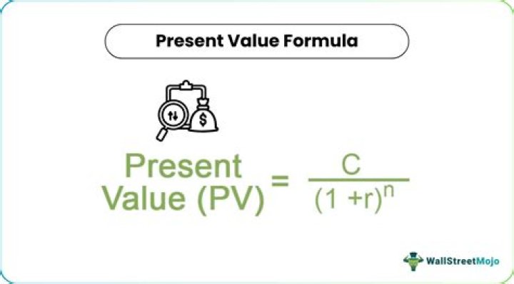 How do you calculate present value of cash flows?