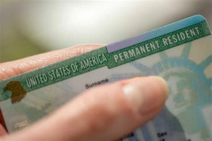 How long does it take for a green card holder to become a citizen?