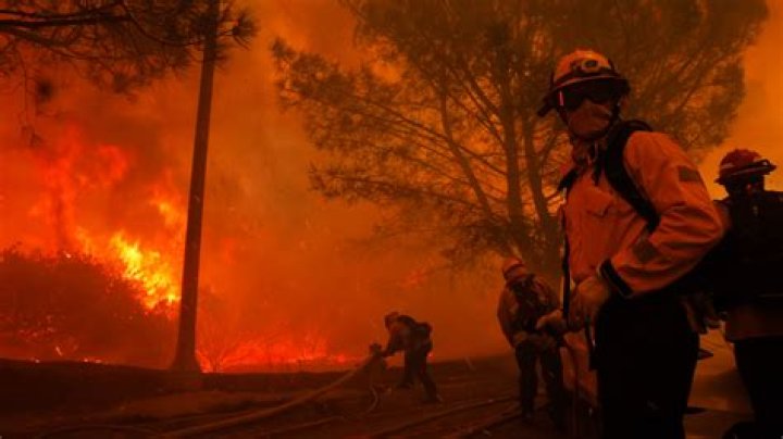 How many have died in California fires 2018?