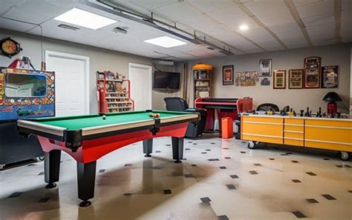 How much does it cost to convert a garage into a game room?