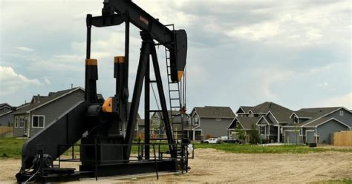 Is it dangerous to live near a pipeline?