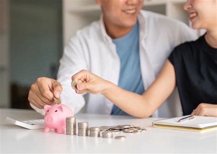 Should spouses have joint accounts?