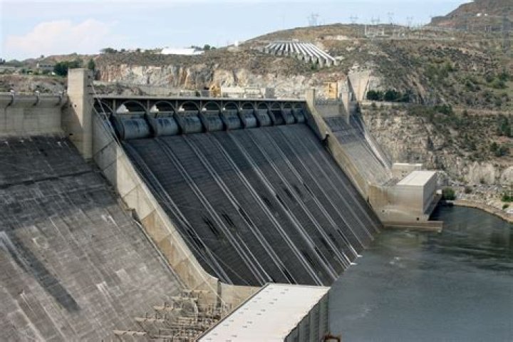 What are dams?