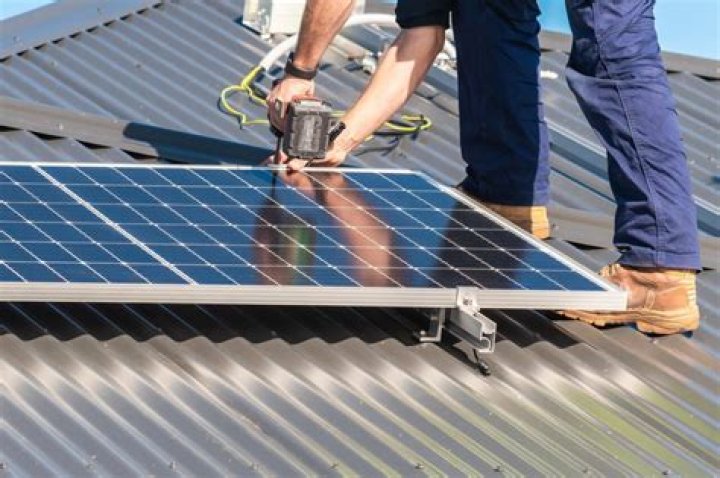 What are the disadvantages of having solar panels on your roof?