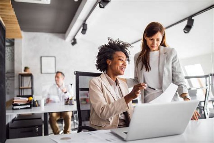 What does an office manager do in real estate?
