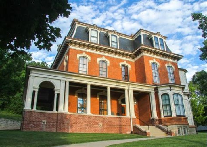 What is the oldest house in Council Bluffs Iowa?
