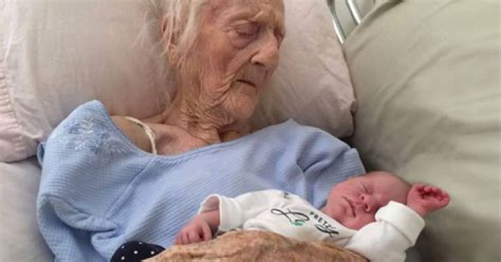 What is the oldest woman to give birth?