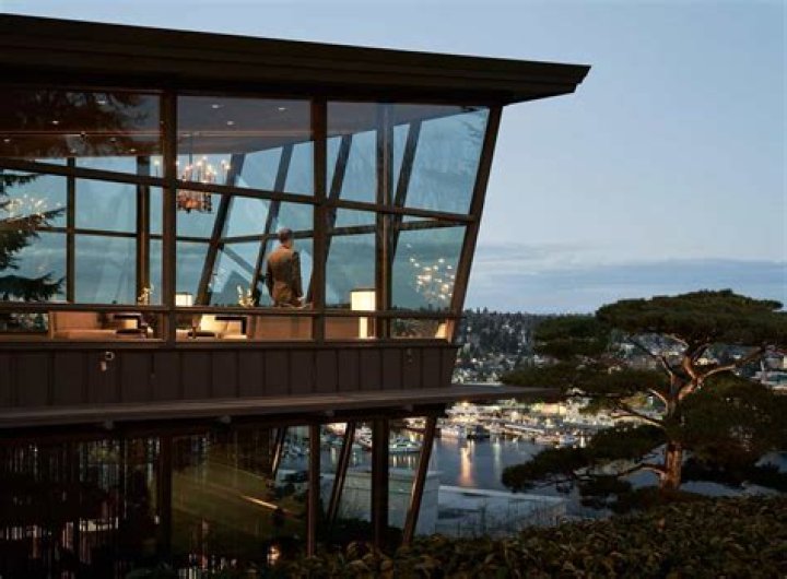 What restaurants started in Seattle?