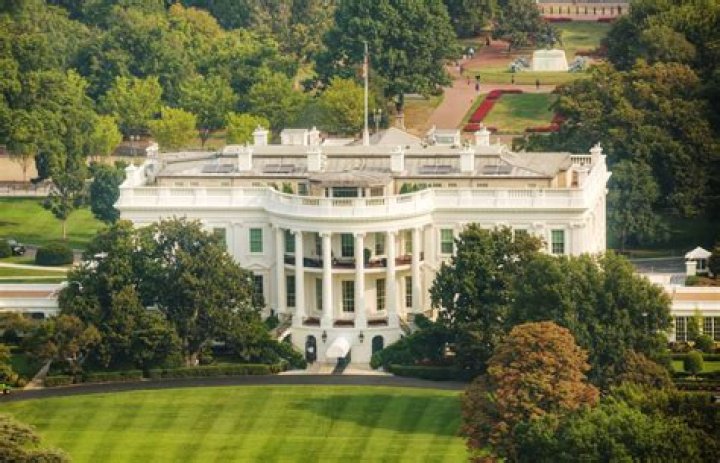 Where do former presidents live?