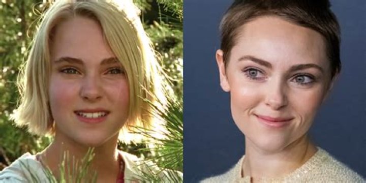 Where does AnnaSophia Robb live now?