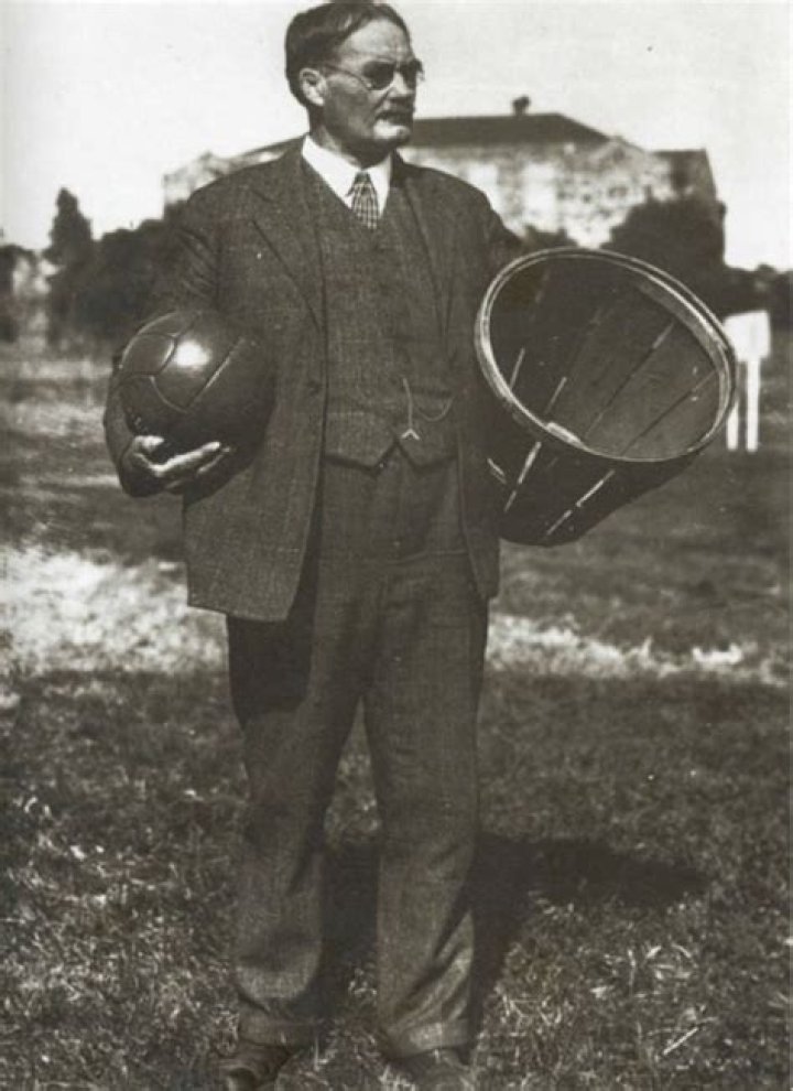 Which came first basketball or netball?