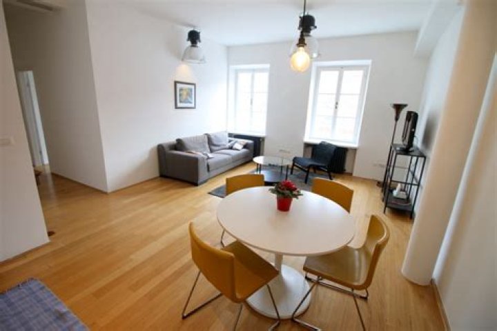 Why is living in an apartment better?